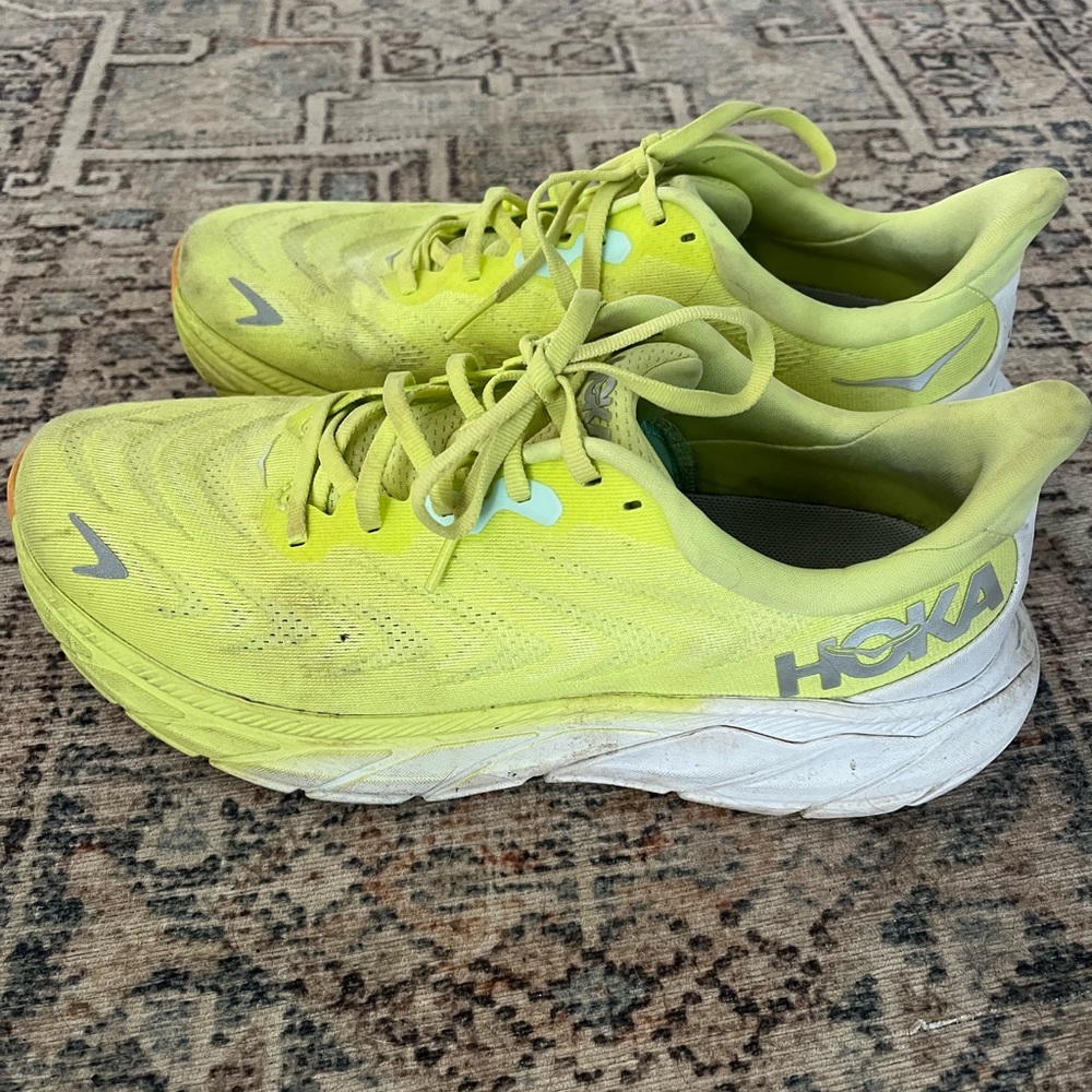 Hoka Arahi 6